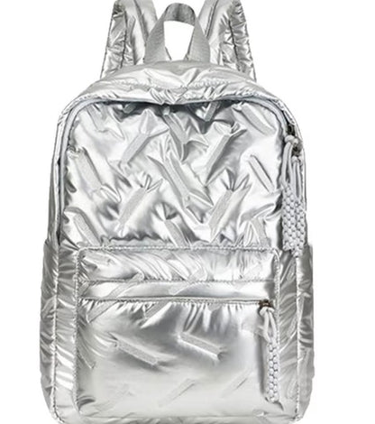 Mochila plateada elegante de buena capacidad