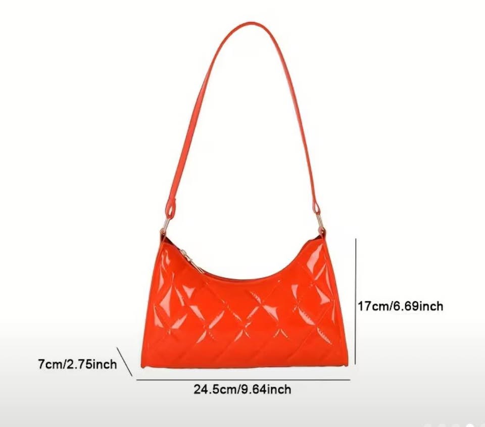 Cartera rombos disponible color blanco