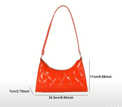 Cartera rombos disponible color blanco