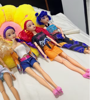 Hermosas Muñecas kpop Demons hunters incluye 3 muñecas(Tamaño de una Barbie)