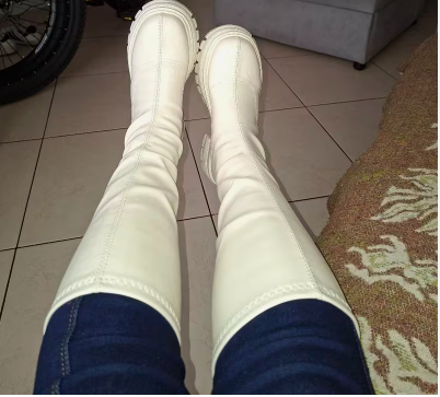 Botas beige talla 38 con plataforma