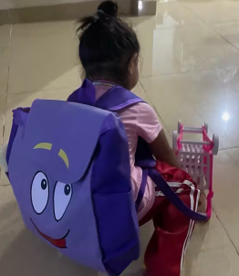 Mochila de Dora la exploradora incluye cartuchera en forma de mapa