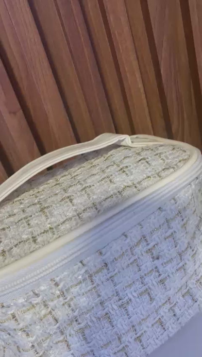 Neceser blanco con toques dorados